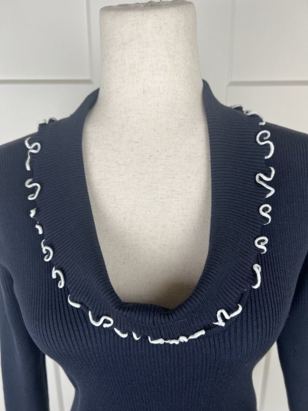Vintage Cache Navy Silk Blend Rib Knit Cowl Neck Top Contrast Trim M - Picture 3 of 9